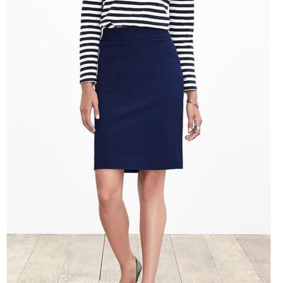 Banana Republic Sloan Fit Pencil Skirt -  Navy. - Picture 1 of 1